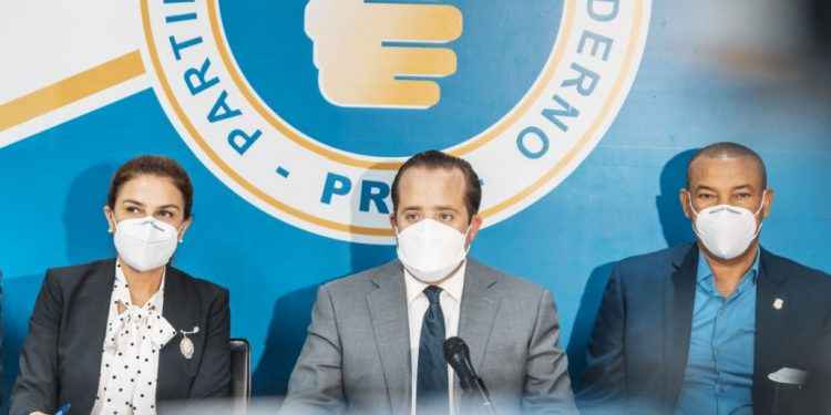 PRM reelegirá a Estrella y Pacheco para presidencias del Senado y Diputados
