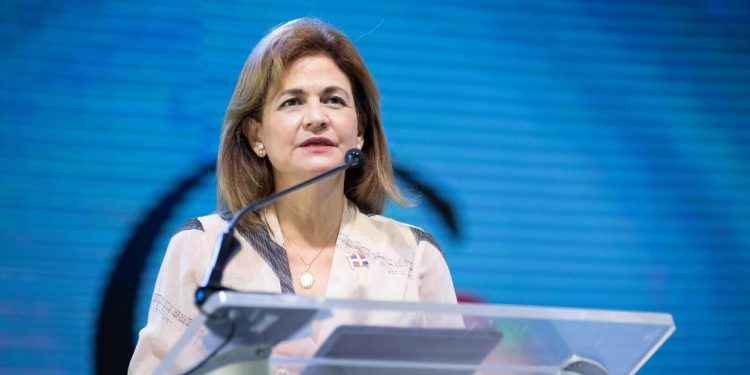 Vicepresidenta Raquel Peña dice ya tienen protocolo para eliminar el toque de queda