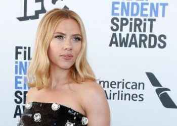 Scarlett Johansson demanda a Disney