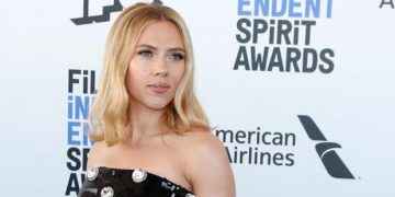 Scarlett Johansson demanda a Disney
