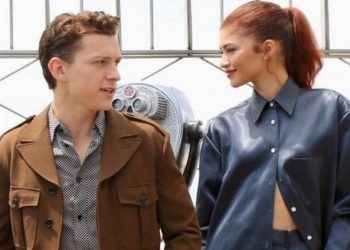 En pleno beso: Así fueron vistos Tom Holland y Zendaya (video)