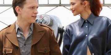 En pleno beso: Así fueron vistos Tom Holland y Zendaya (video)
