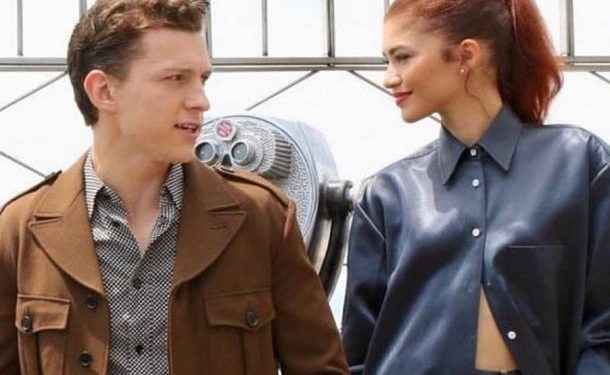 En pleno beso: Así fueron vistos Tom Holland y Zendaya (video)