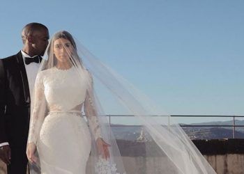 Kim Kardashian aparece vestida de novia en la presentación del disco de Kanye West