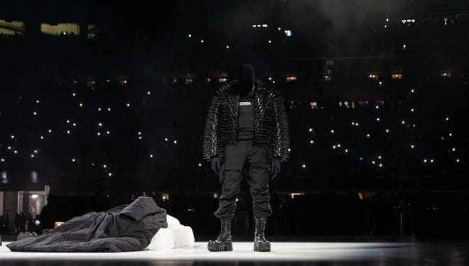 «Donda» de Kanye West, bate récords mundiales en un día, supera «Folklore», de Taylor Swift