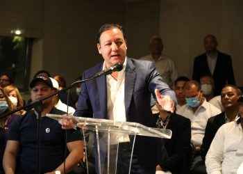 Abel Martínez reafirma su compromiso con los dominicanos en el exterior
