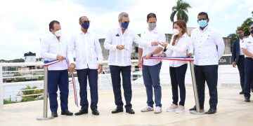 Presidente Abinader inaugura parqueo Las Atarazanas con capacidad para 200 vehículos