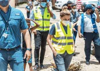 Alcaldesa Carolina Mejía supervisa zonas vulnerables ante paso de tormenta Grace