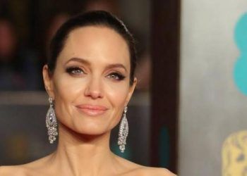 El primer post de Angelina Jolie en Instagram, la carta de una niña afgana