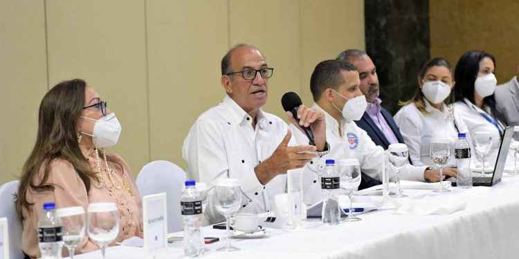 Dirección CORAASAN presenta logros de su gestión a líderes de opinión Santiago