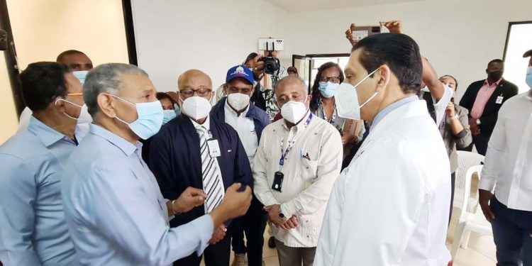 SP amplía personal de vacunación e interviene 13 provincias casa por casa para lograr 70% de población vacunada