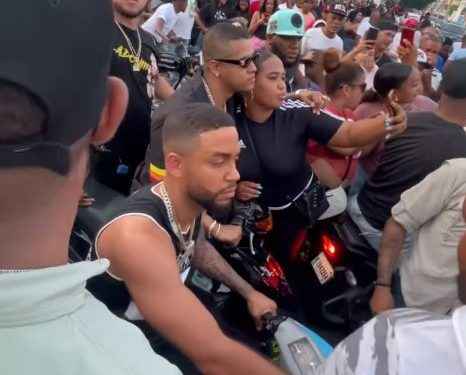DJ Adoni lo vuelve a hacer: protagoniza “teteo” ahora en Los Minas y con Bulova