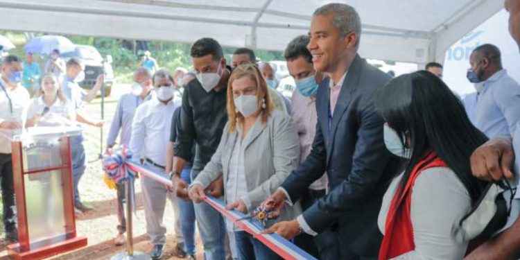 Edenorte entrega redes rehabilitadas en comunidad La Piedra, La Vega
