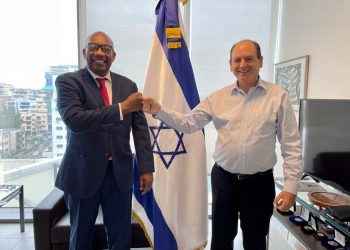 Maestro Beltrán y embajador israelí en RD intercambian ideas sobre la Revolución Digital