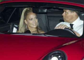 Alex Rodríguez se quedó con el carro deportivo que le regaló a Jennifer López