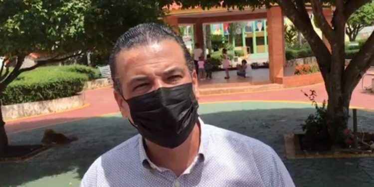 Director provincial INAPA en Monte Plata  garantiza servicio de agua en Sabana Grande de Boyá