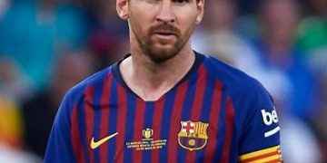 Lionel Messi se vuelve tendencia con un «look» colorido durante sus vacaciones en Ibiza