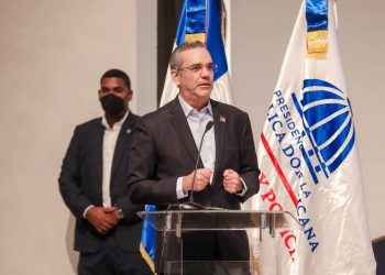 Presidente Abinader anuncia extensión de «Mi País Seguro» a tres barrios de la capital y SFM