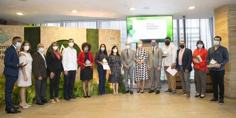 Periodistas de Diario Libre, Forbes y Nuria ganan Premio Periodismo Ambiental 2021