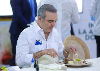 Presidente Abinader a productores de cerdo: «tienen un gobierno día a día apoyándolos con esta situación”