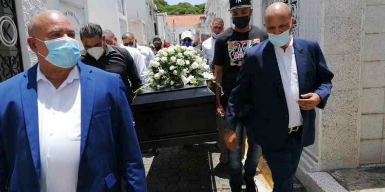 Sepultan en Santiago restos padre ex director general de Coraasan Silvio Durán