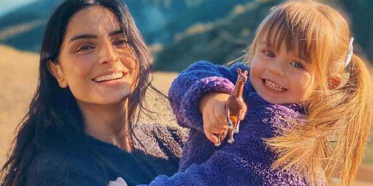Califican a Aislinn Derbez de ser una mala madre