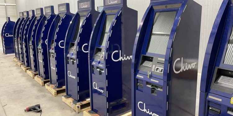 El Salvador comienza a instalar 200 cajeros automáticos de bitcóin que permitirán la retirada de dólares en efectivo