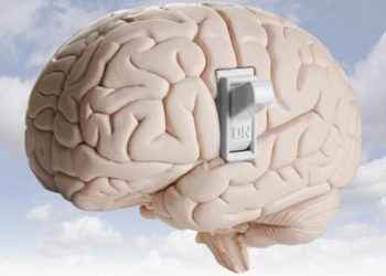 La clave para mantener tu cerebro joven y prevenir el alzhéimer: tener a alguien que te escuche