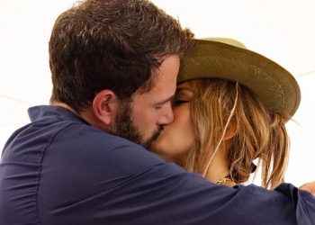 Lujo, erotismo y cuerpos perfectos: el show de “Bennifer” o un romance a medida de las redes sociales