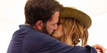 Lujo, erotismo y cuerpos perfectos: el show de “Bennifer” o un romance a medida de las redes sociales