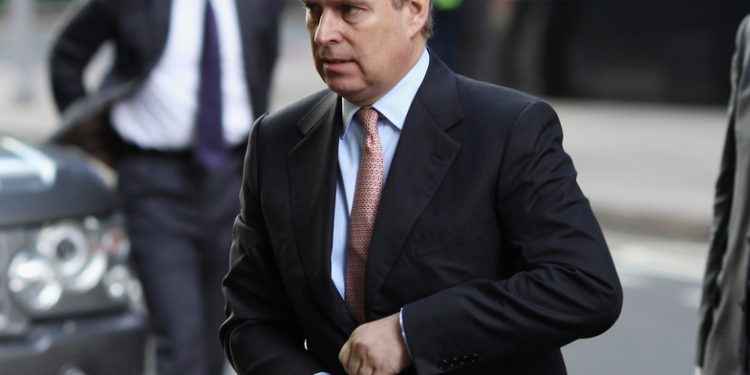 El príncipe Carlos cierra la puerta al regreso de su hermano Andrés de York a la vida pública