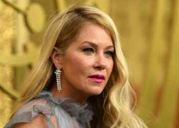 Actriz Christina Applegate revela que tiene esclerosis múltiple