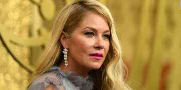 Actriz Christina Applegate revela que tiene esclerosis múltiple
