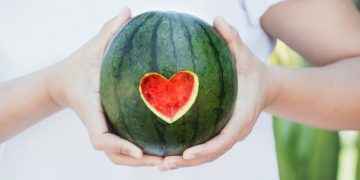 Alimentos de verano: mitos y verdades bajo la lupa del cardiólogo