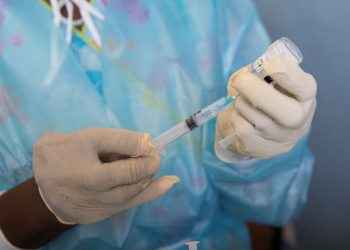 Moderna cree que será necesaria una tercera dosis de su vacuna contra el coronavirus