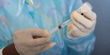 Moderna cree que será necesaria una tercera dosis de su vacuna contra el coronavirus