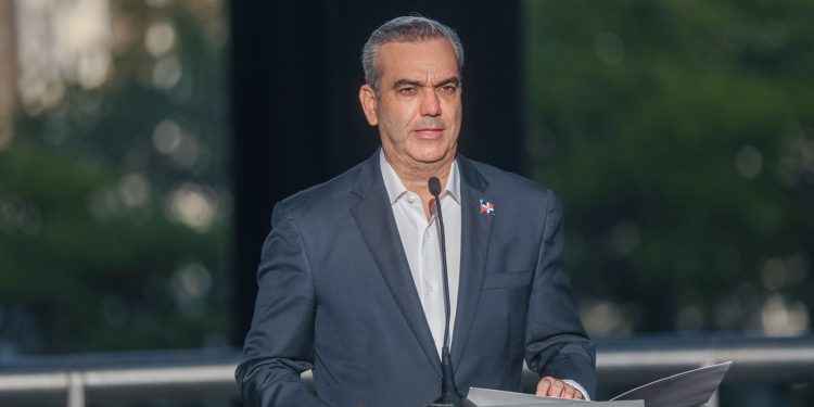 Presidente Abinader resalta aportes de la diáspora en instauración valores democráticos    
