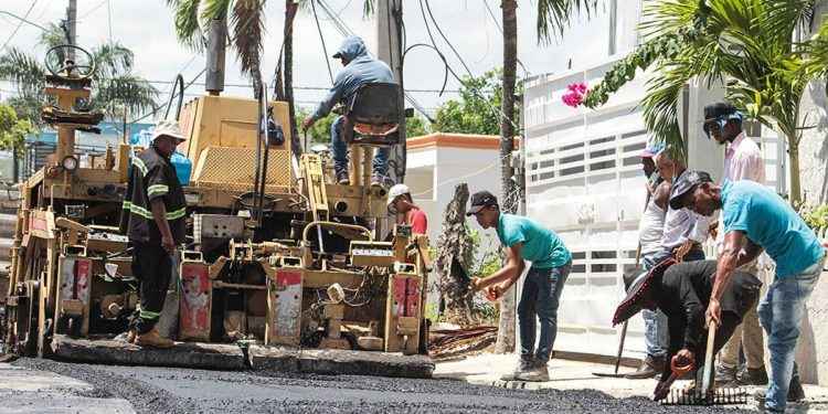 Obras Públicas inicia Plan de Asfaltado en las provincias Samaná y María Trinidad Sánchez