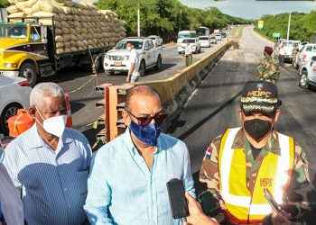 Ministro de OP supervisó personalmente servicios Programa de Asistencia Vial en la autovía Del Coral