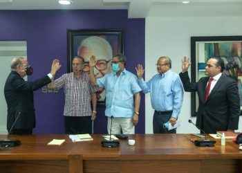Danilo Medina juramenta a los integrantes del Consejo Consultivo del PLD