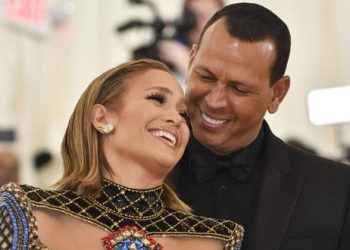 JLo quiere romper los negocios con Alex Rodríguez para ser “justa» con Ben Affleck