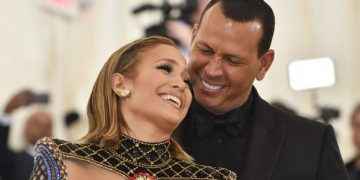 JLo quiere romper los negocios con Alex Rodríguez para ser “justa» con Ben Affleck