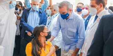 Gobierno inicia jornada de vacunación contra el COVID en recintos escolares