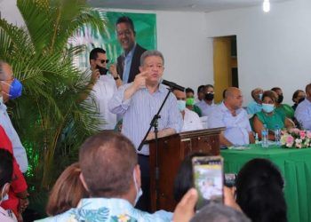 Leonel: “Los pastores religiosos pueden ayudar a enderezar la conducta humana”