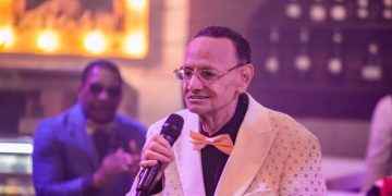 Luis Segura celebra primera nominación al Latin Grammy a su 82 años