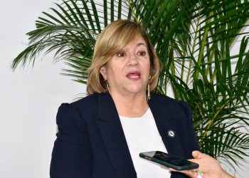 Educación garantiza inscripciones a todos los que decidan llevar a sus hijos a centros públicos