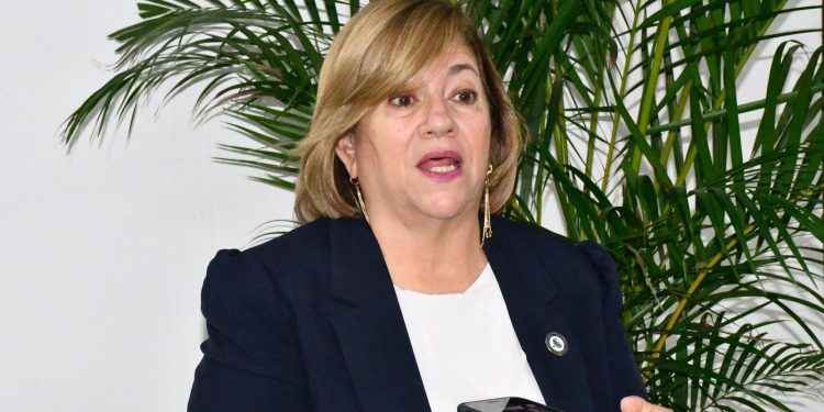 Educación garantiza inscripciones a todos los que decidan llevar a sus hijos a centros públicos