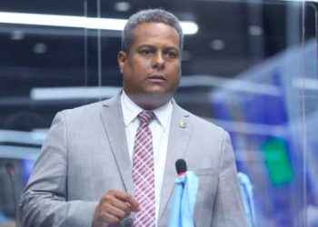 Diputado Nelson Marmolejos defiende su honor y dice que puede justificar el dinero invertido en campaña