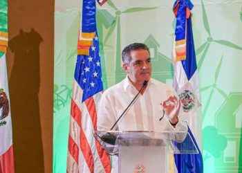 Neney Cabrera plantea alianza público-privada para solución integral a disposición de desechos sólidos
