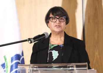 Rectora encabeza acto de bienvenida a estudiantes de nuevo ingreso en el recinto FEM